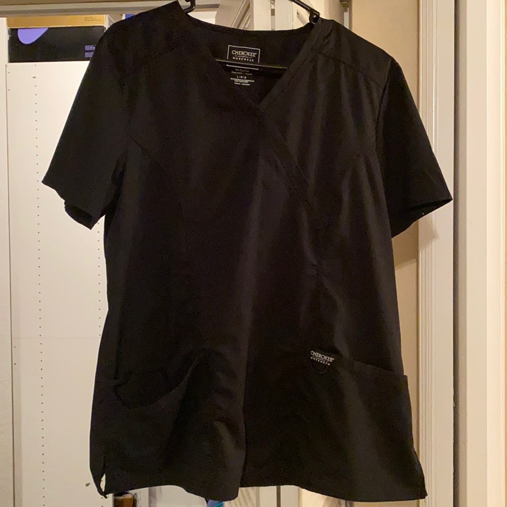 Cherokee black nurse scrubs. NEVER used!! Tag off.